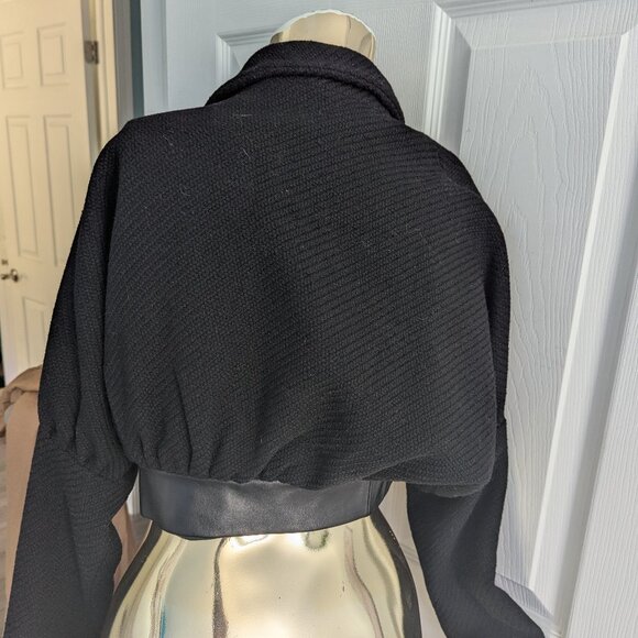 Full Circle cropped jacket - Picture 2 of 10